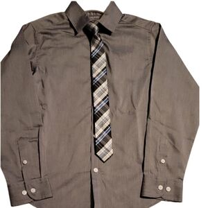 NWOT Van Heusen Gray Dress Shirt Classic Business Attire